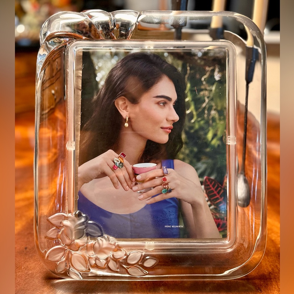 Elegant Cristal Photo Frame 8”x10” with Floral Design.